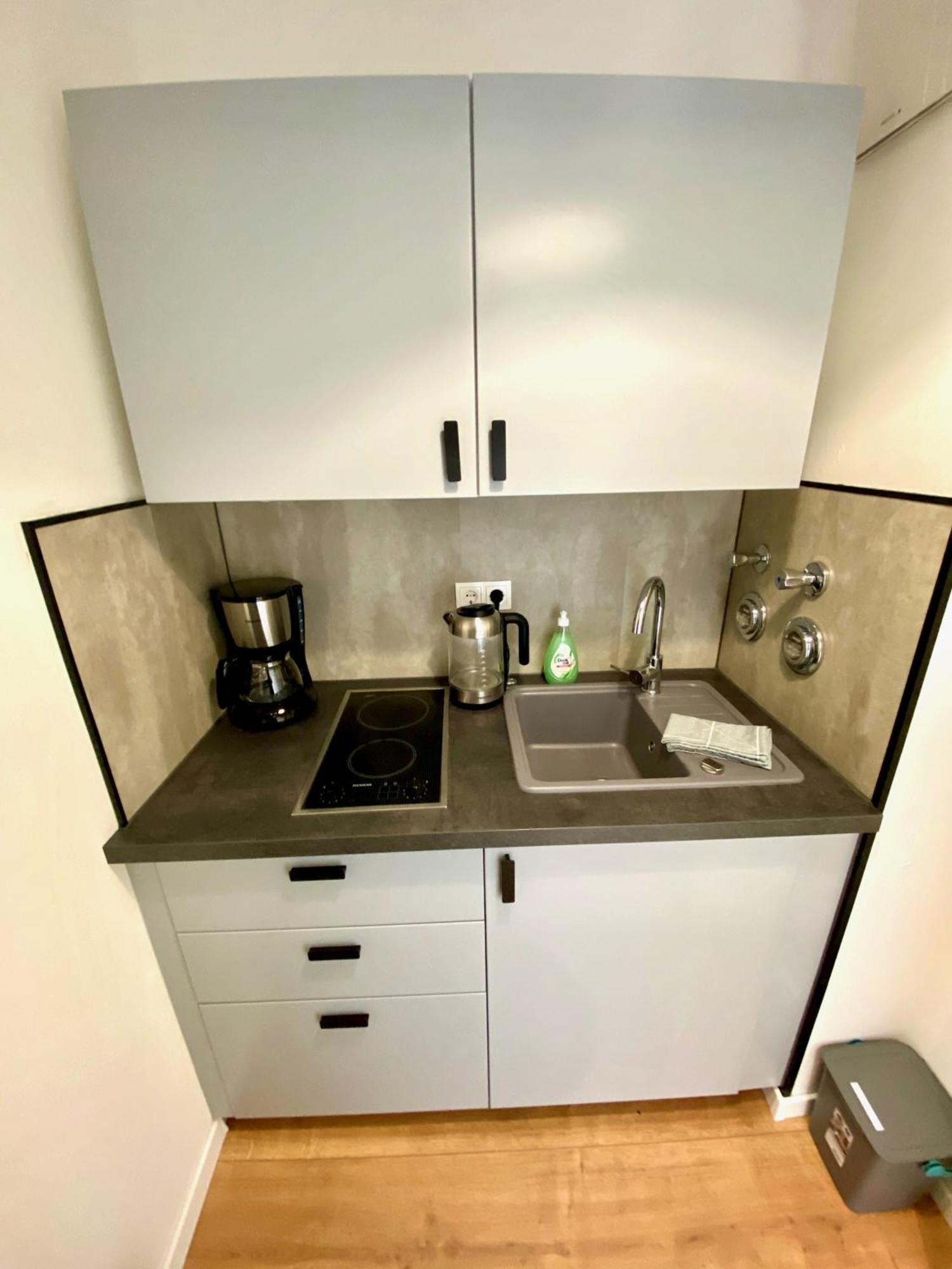Gemuetliches 1r Mit Balkon, Parking, Tv Streaming Appartement Magdebourg